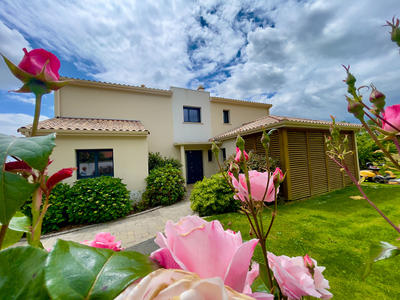 Maison - 182 m² - 7 pièces