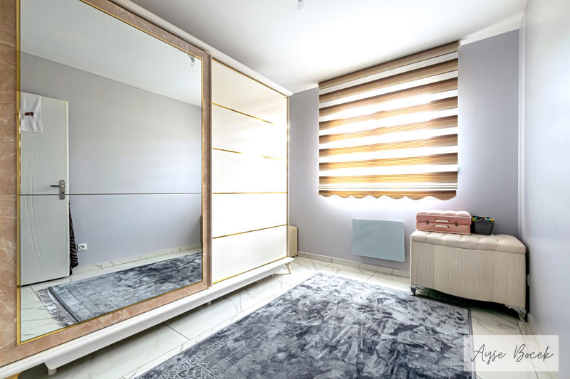 Maison - 200 m² - 10 pièces