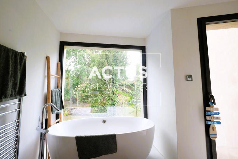 Maison - 182 m² - 6 pièces