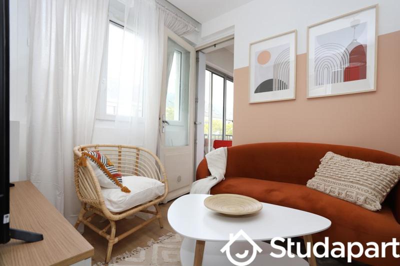 Chambre - 11 m² - 1 pièce