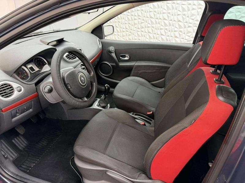 Renault Clio III 1.2i 101cv Rip Curl