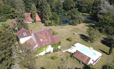 Maison - 320 m² - 10 pièces