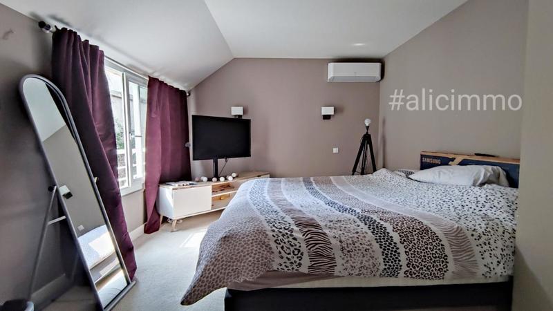 Maison - 360 m² - 10 pièces