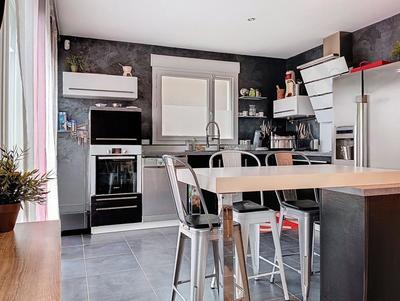 Maison - 95 m² - 4 pièces