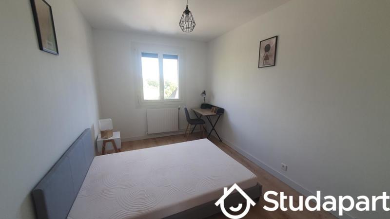 Chambre - 11 m² - 1 pièce