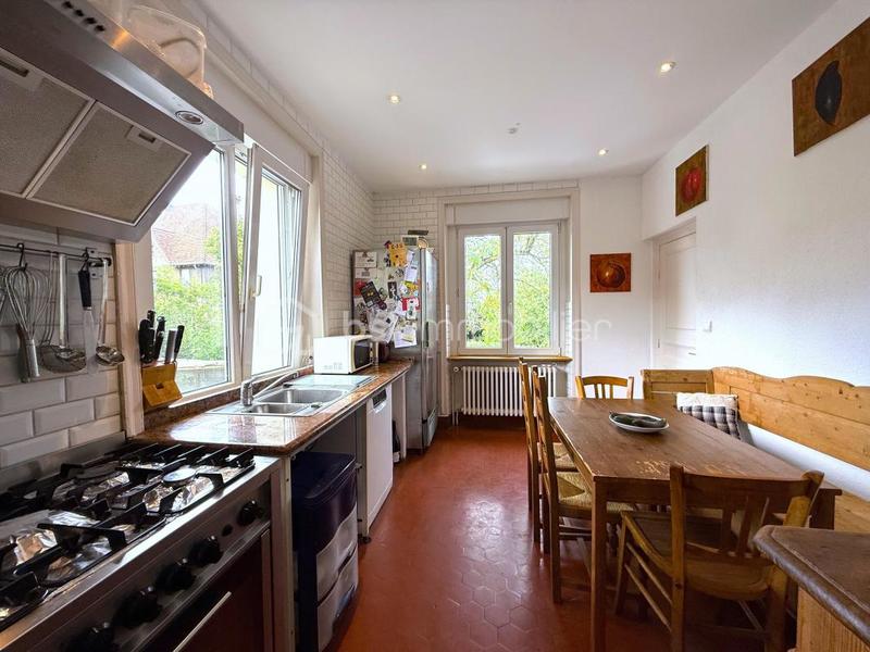 Maison - 303 m² - 10 pièces