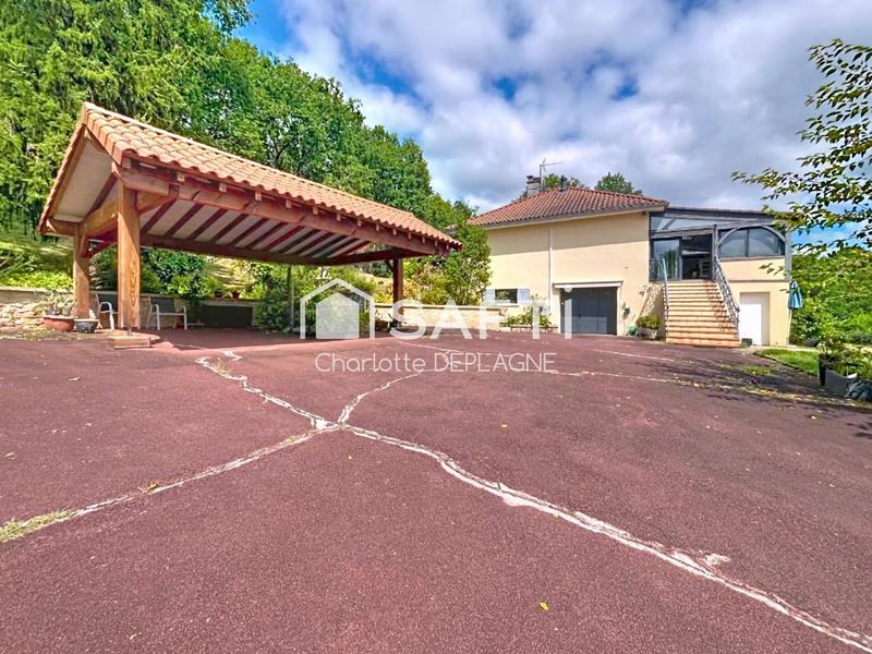 Maison - 207 m² - 9 pièces