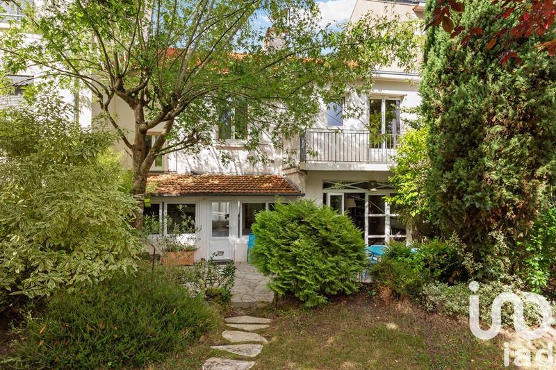 Maison - 205 m² - 5 pièces