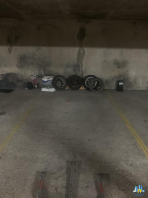 Parking / Garage - 12 m²