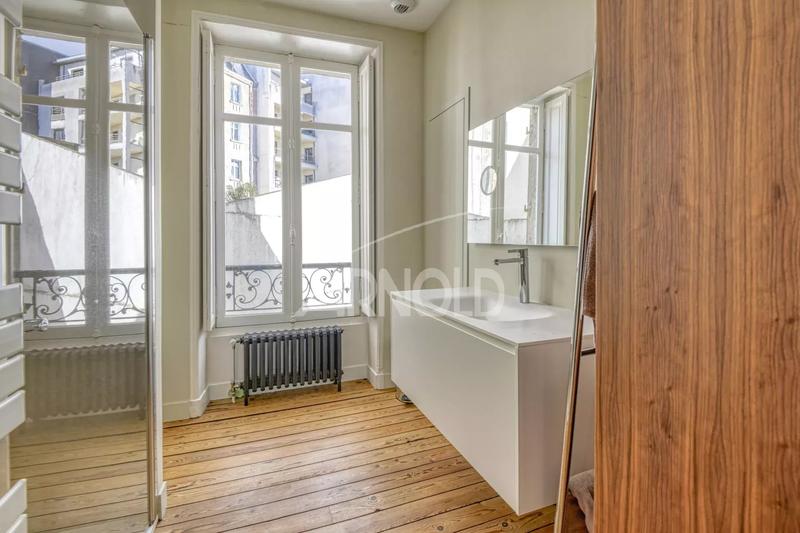 Maison - 173 m² - 9 pièces