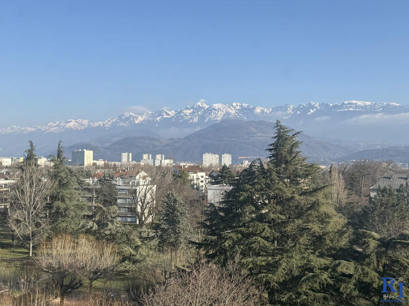 Appartement - 92 m² - 4 pièces