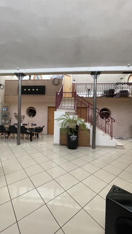 Appartement - 186 m² - 5 pièces