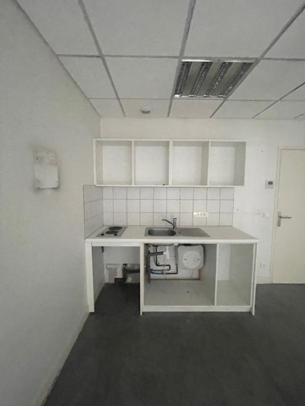 Local commercial - 400 m² - 14 pièces