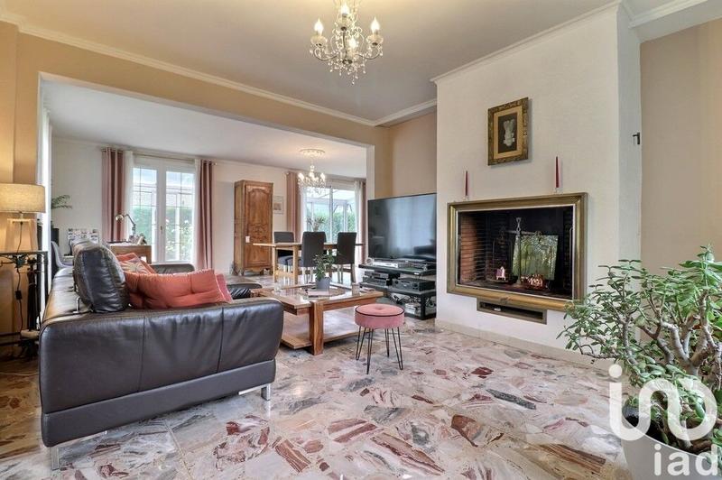 Maison - 180 m² - 8 pièces