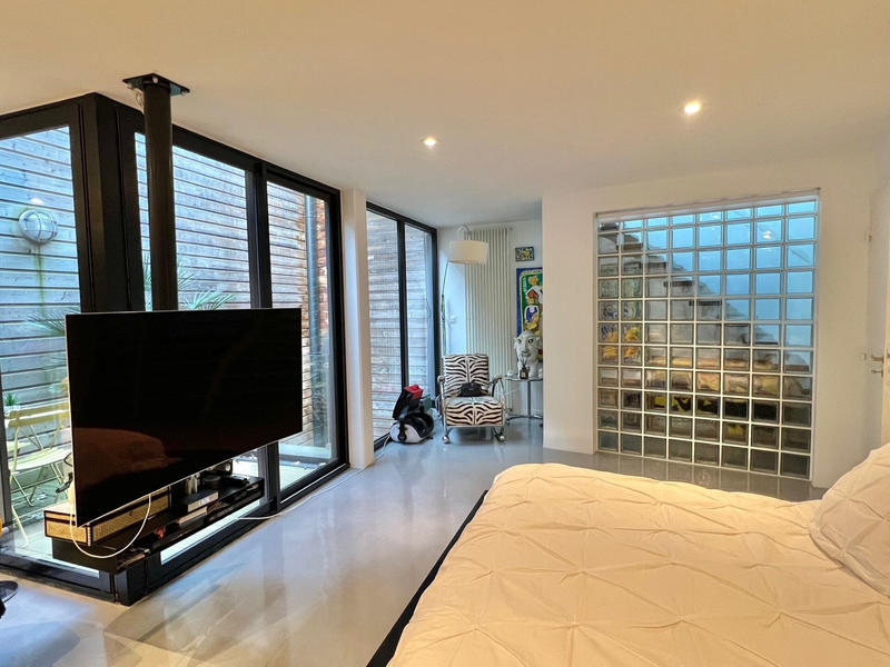 Maison - 217 m² - 6 pièces