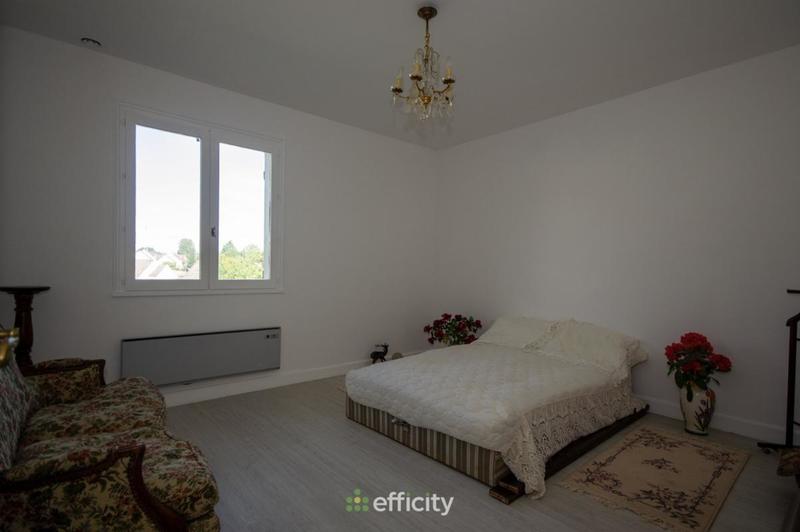 Maison traditionnelle - 230 m² - 6 pièces