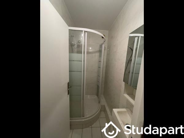 Chambre - 9 m² - 1 pièce