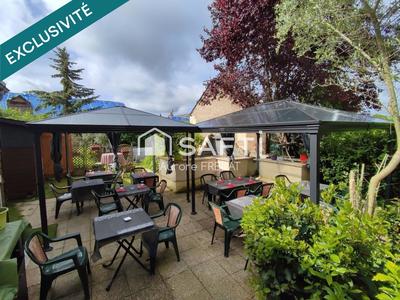 Maison - 270 m² - 10 pièces