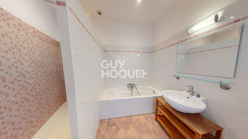 Maison - 102 m² - 4 pièces