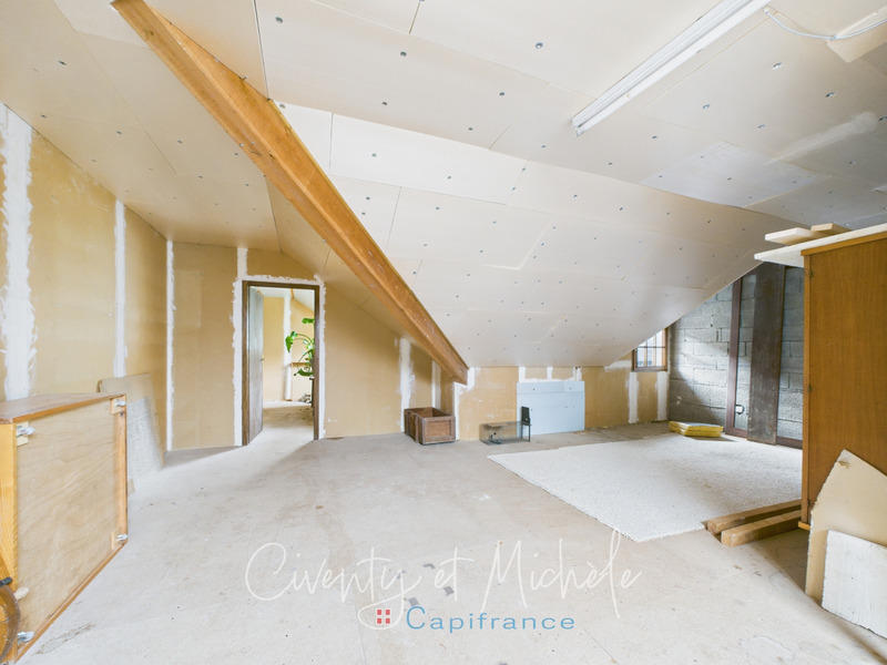 Maison - 308 m² - 10 pièces