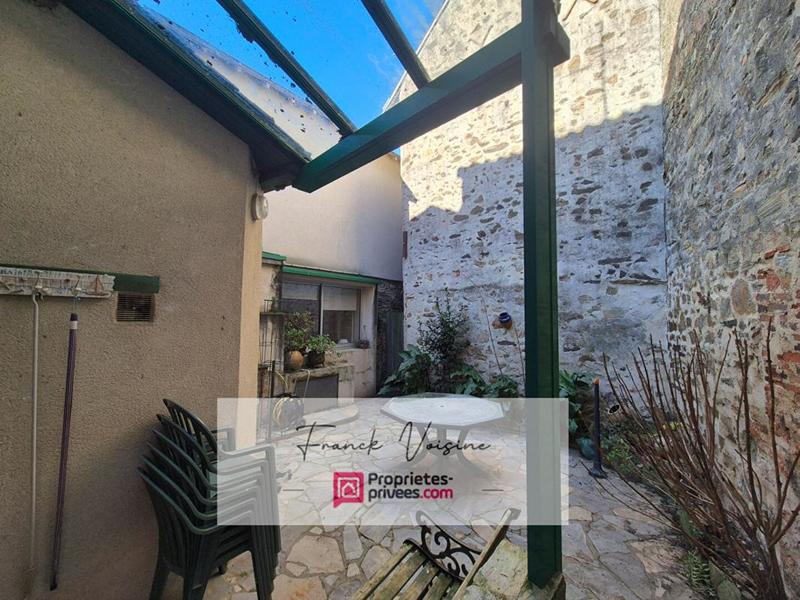 Maison - 321 m² - 8 pièces