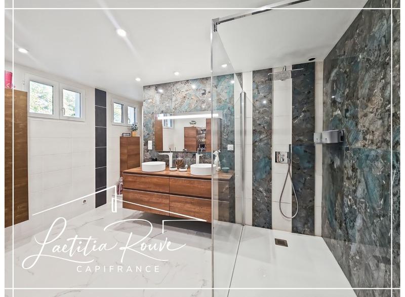 Appartement - 254 m² - 6 pièces