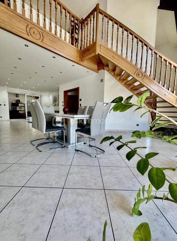 Maison - 187 m² - 6 pièces