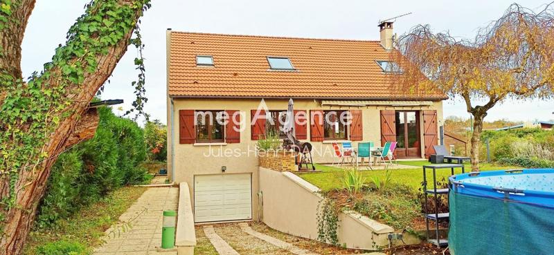 Maison - 180 m² - 8 pièces