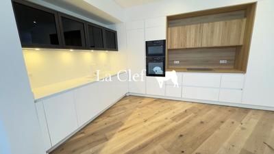 Loft - 178 m² - 4 pièces