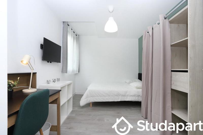 Chambre - 12 m² - 1 pièce