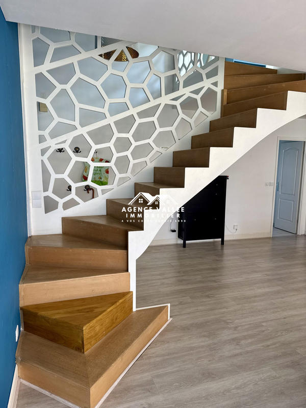 Maison - 198 m² - 8 pièces