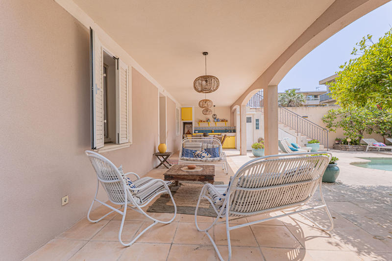 Maison - 245 m² - 7 pièces