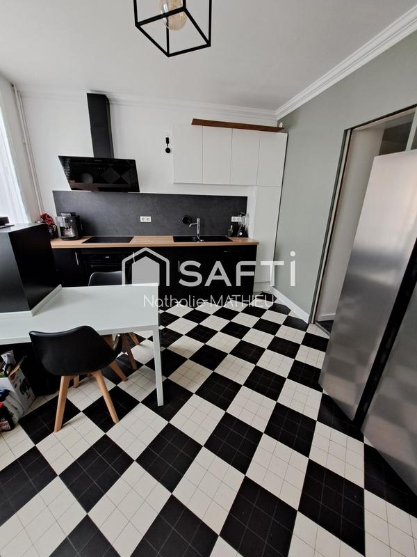 Maison - 200 m² - 7 pièces