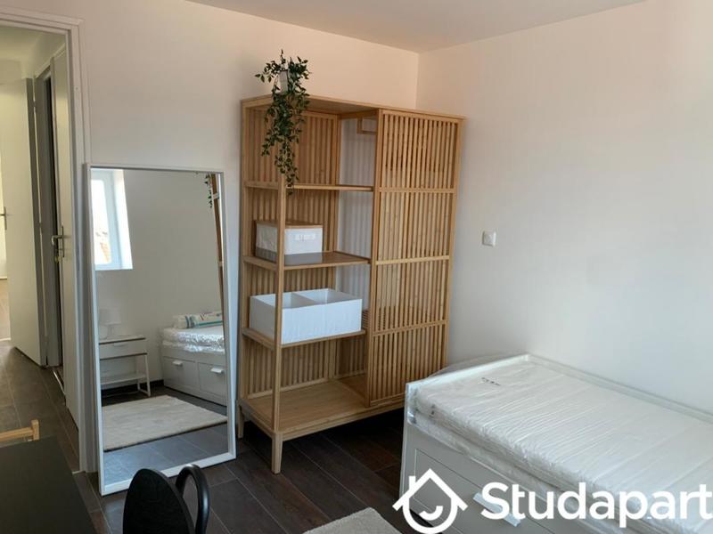 Chambre - 10 m² - 1 pièce