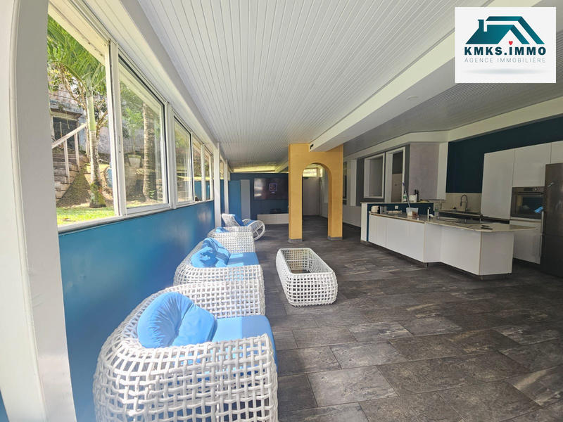 Maison - 293 m² - 7 pièces