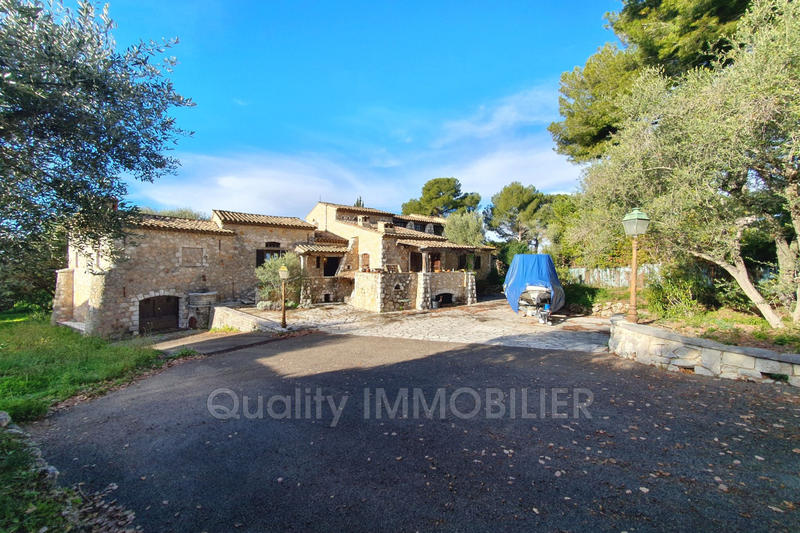 Local commercial - 324 m²