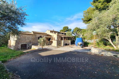 Local commercial - 324 m²