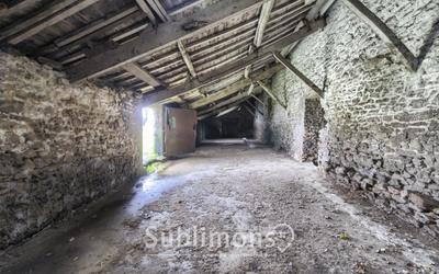 Maison - 300 m² - 6 pièces