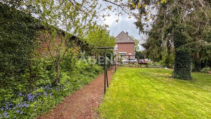 Maison de maîtres - 277 m² - 8 pièces