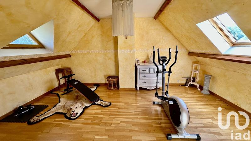 Maison - 220 m² - 8 pièces