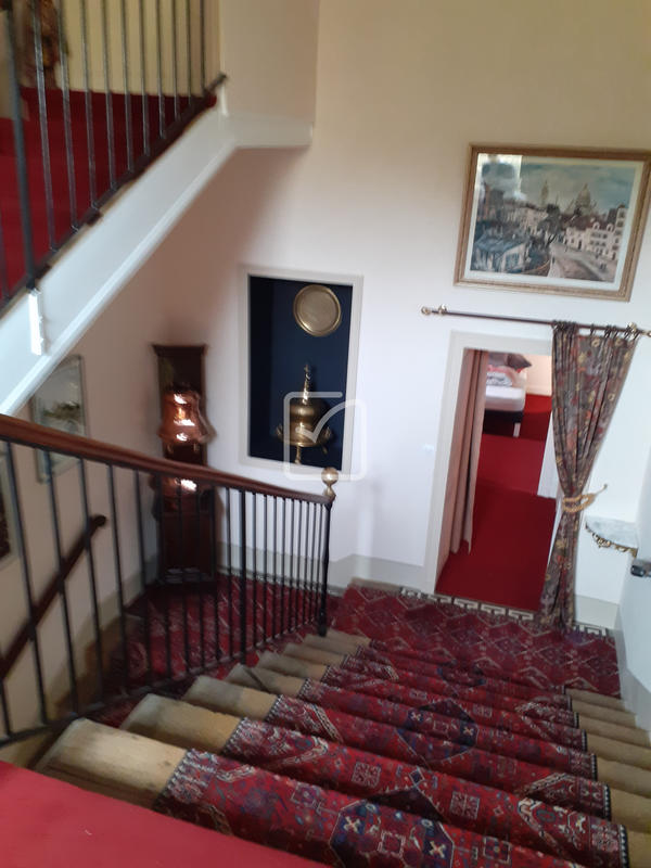 Maison - 233 m² - 8 pièces