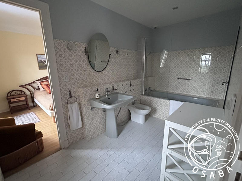 Maison - 311 m² - 8 pièces