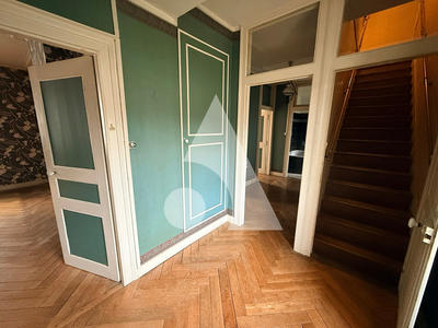 Maison - 215 m² - 9 pièces