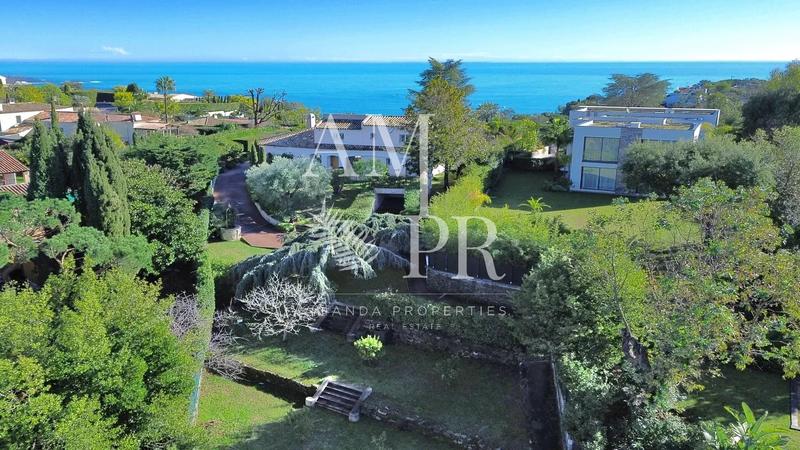 Villa - 253 m² - 7 pièces