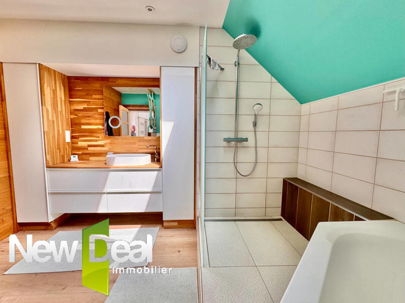 Maison - 185 m² - 11 pièces