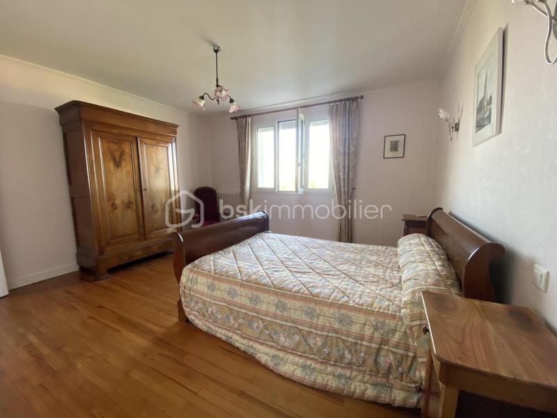 Maison - 220 m² - 11 pièces