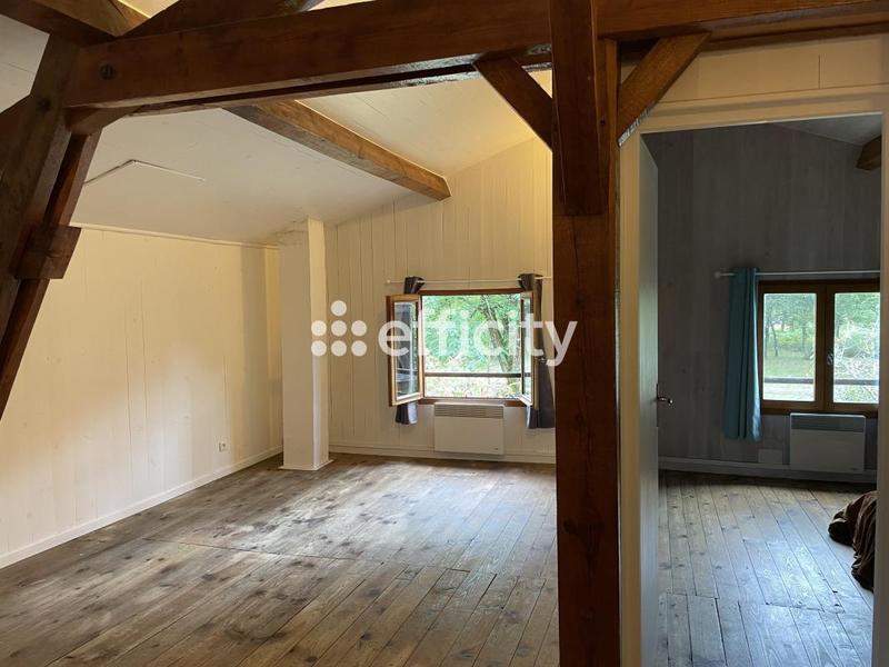 Maison - 201 m² - 7 pièces