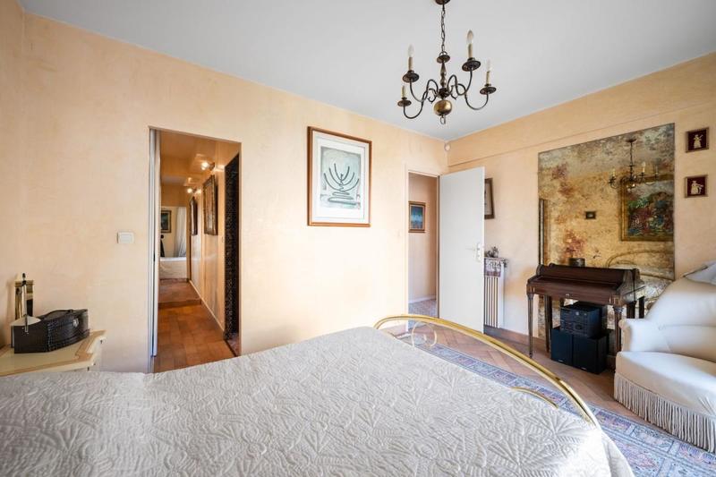 Appartement - 135 m² - 6 pièces