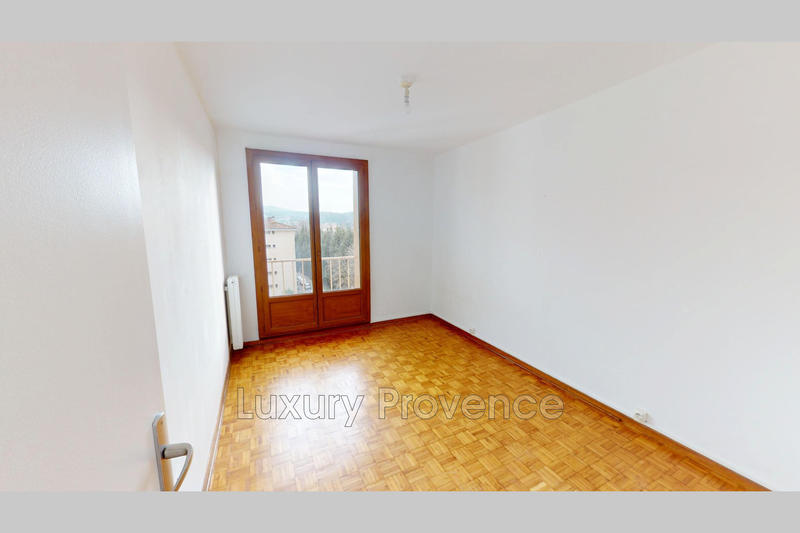 Appartement - 92 m² - 5 pièces