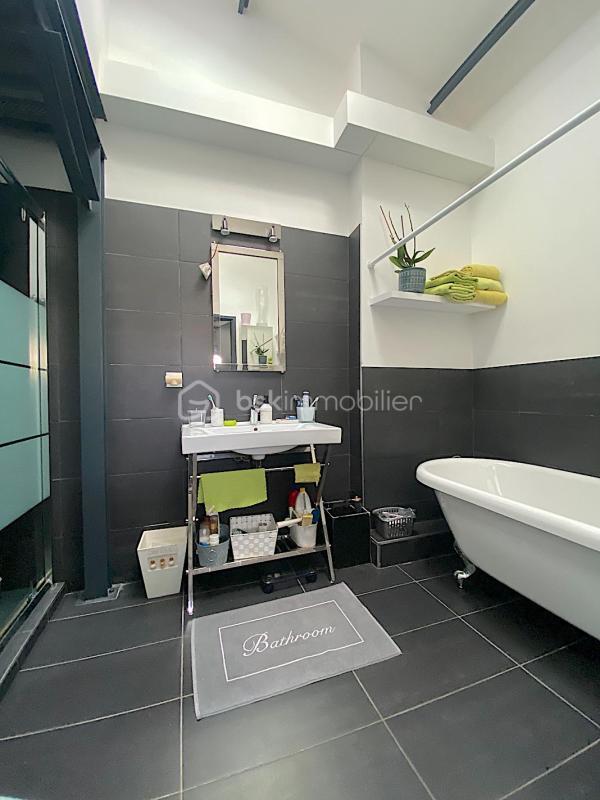 Loft - 124 m² - 4 pièces